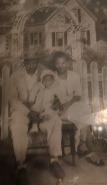 Photo: Williams as a child with her parents.